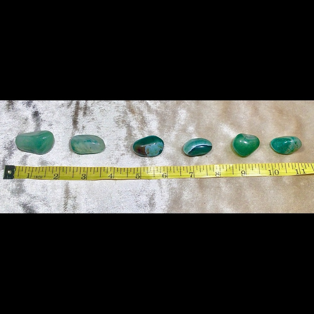 2x Green Hummingbird Quartz, Tumbled and Polished - Picture 8 of 8